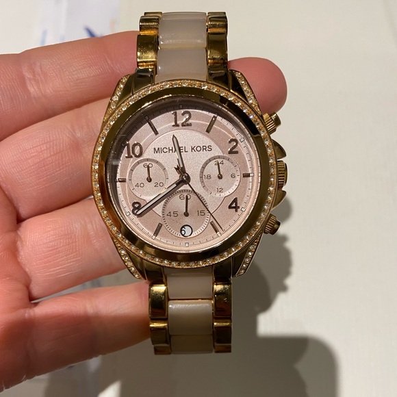 Michael Kors Other - Women watch Michael Kors